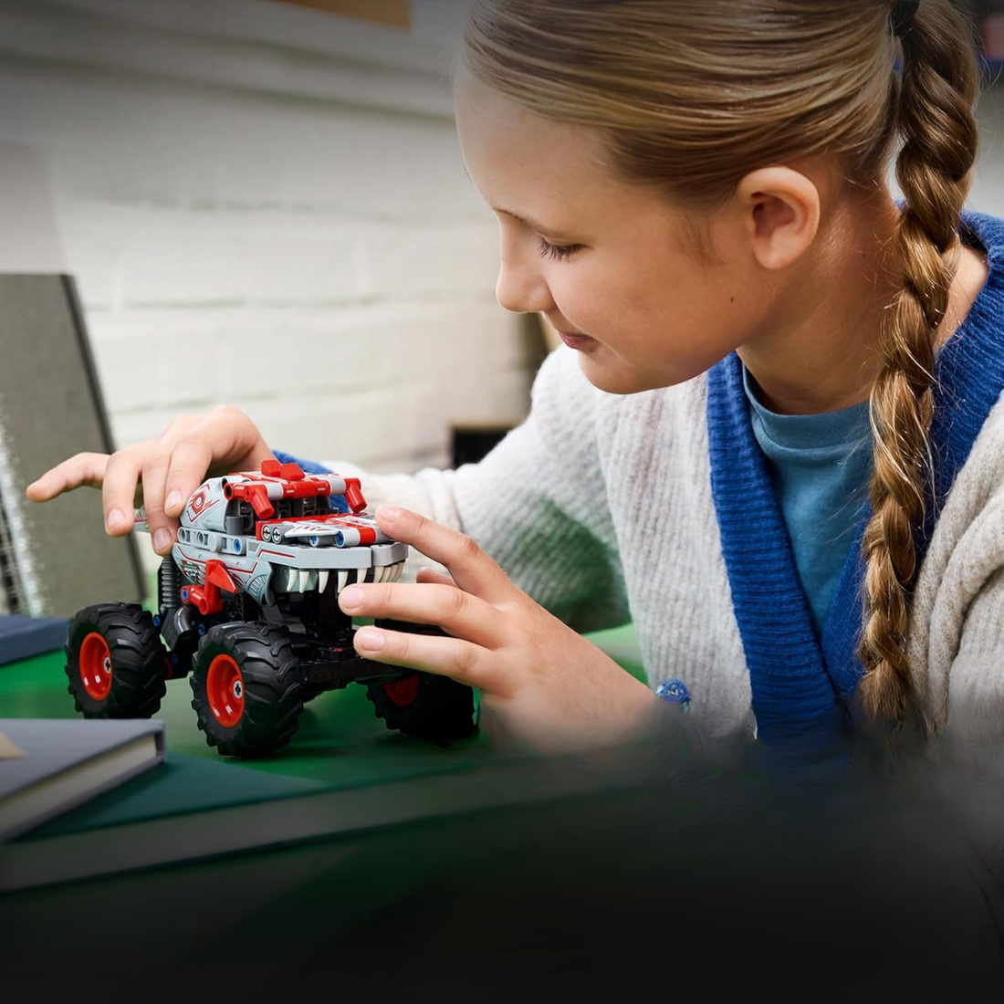 Kit de Construction Monster Truck Dinosaure – Véhicule à Friction, Accessoires Inspirés des Dinosaures, Jeu Créatif pour Enfants à Partir de 7 Ans