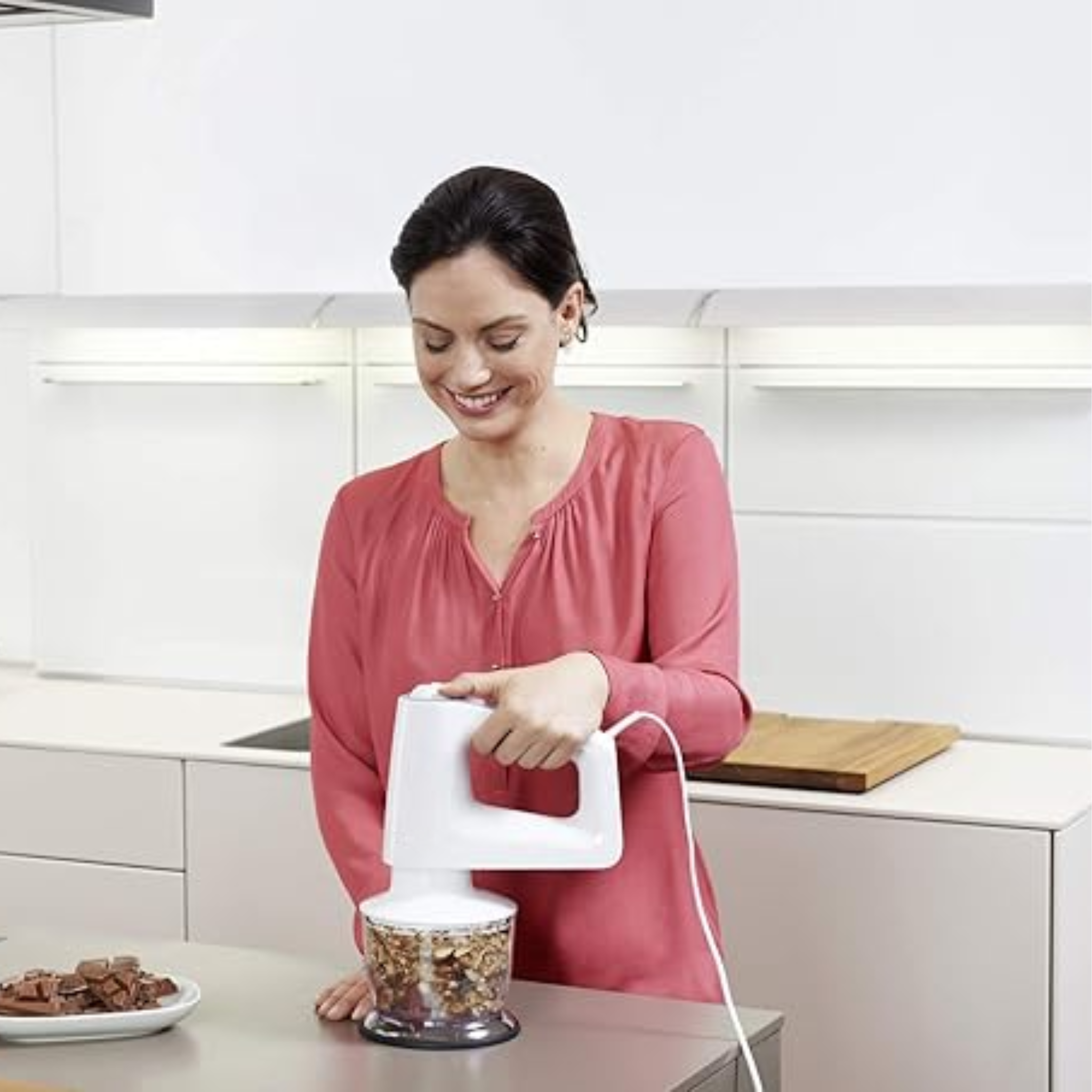 Braun HM3135 MultiMix 3 – Mixeur à Main 500W, 5 Vitesses, Fouet et Pétrin Amovibles, Mini Hachoir 500ml, Bol Gradué 600ml, Socle Mixeur, Blanc (Sans Marque)