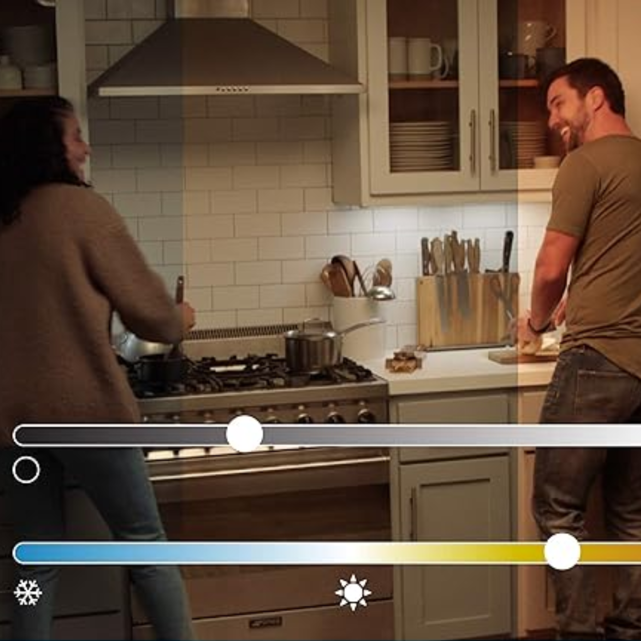 Kit d’Éclairage Intérieur Connecté Compatible Alexa – Barres LED 9" Ajustables Sous Meuble (x3), Variation de Lumière, Commande Vocale, Certifié “A Certified for Humans” (LEDUC9-3CCT-ACK)