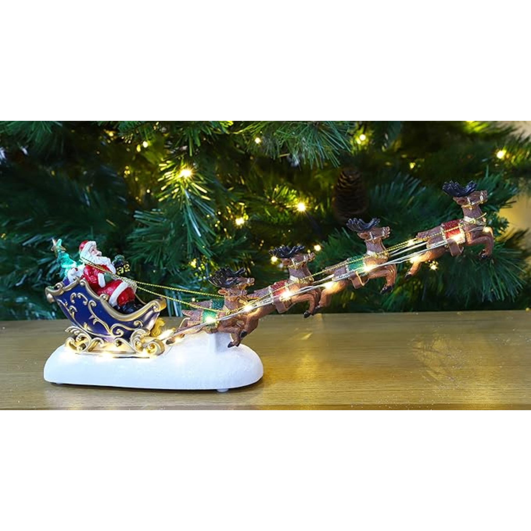 Décoration LED Traîneau du Père Noël & Rennes Volantes 34cm, Base Neige Pailletée, Décor Traditionnel de Noël, Fonctionne à Piles